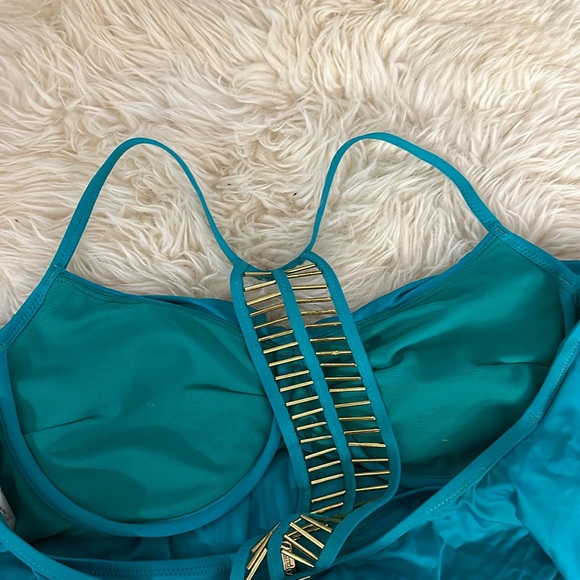 Stunning 2 piece - Picture 5 of 7